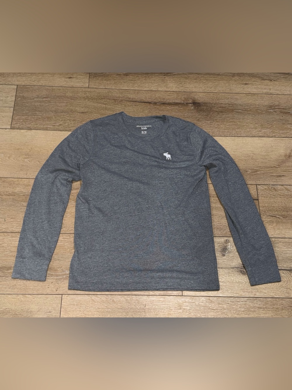 Abercrombie kids long sleeve Gray Shirt size 13/14